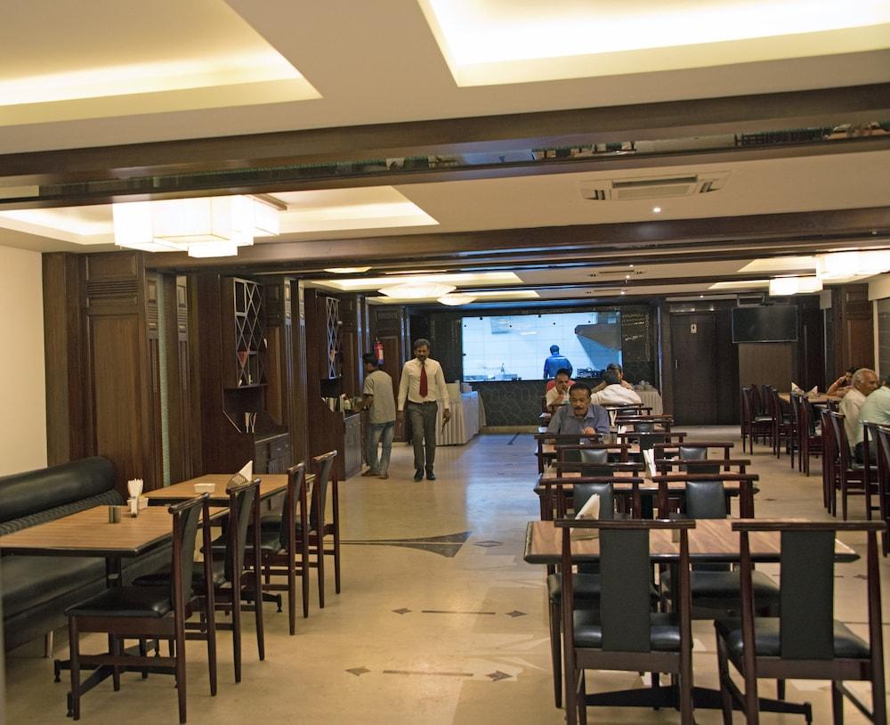 Hotel Maurya Bangalore Exterior photo