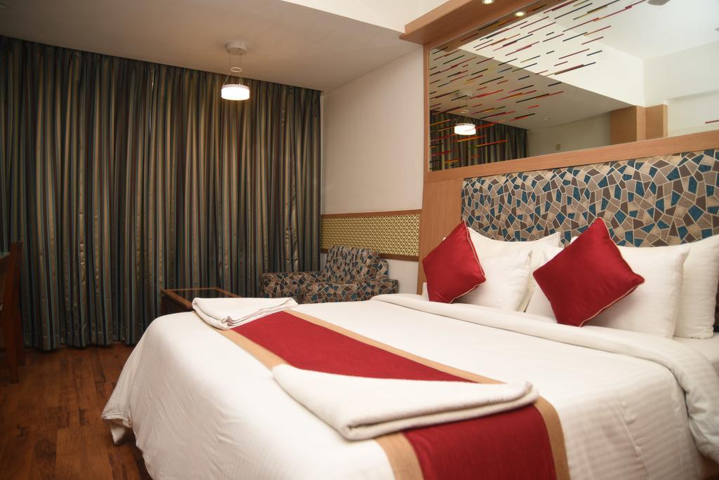 Hotel Maurya Bangalore Exterior photo