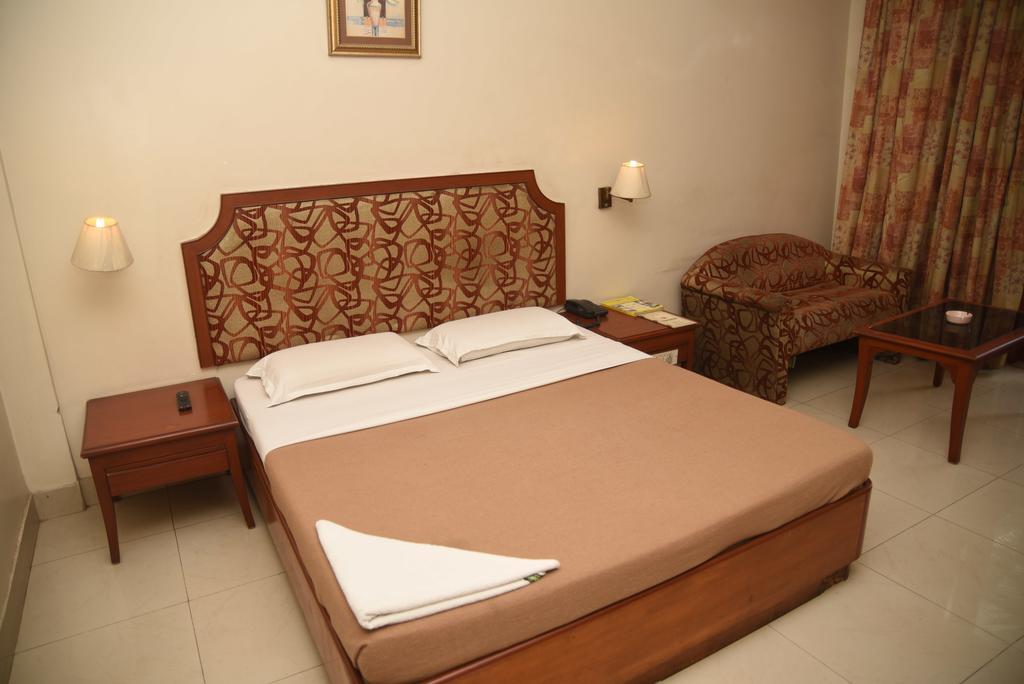 Hotel Maurya Bangalore Exterior photo