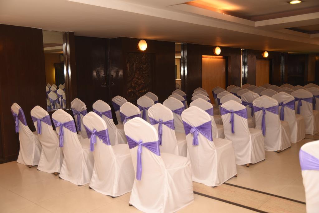 Hotel Maurya Bangalore Exterior photo