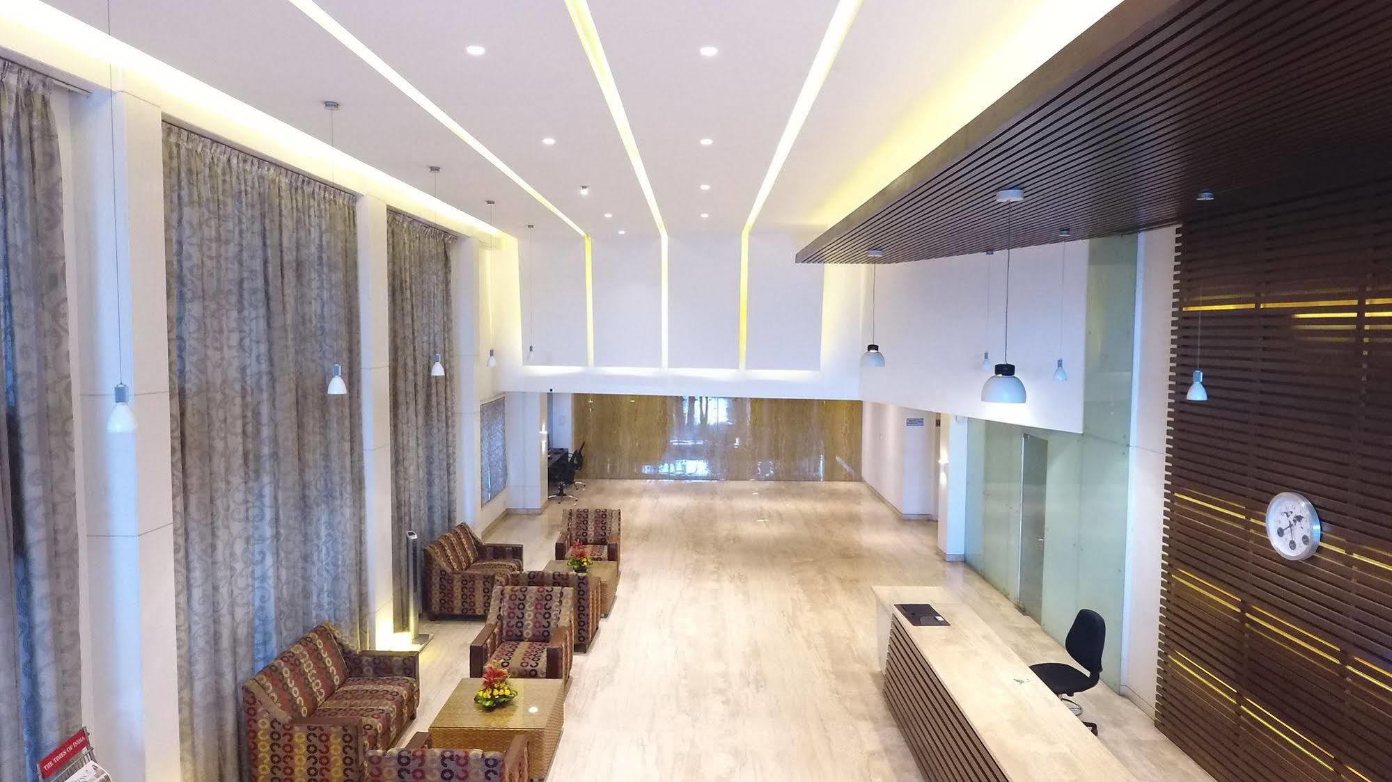 Hotel Maurya Bangalore Exterior photo