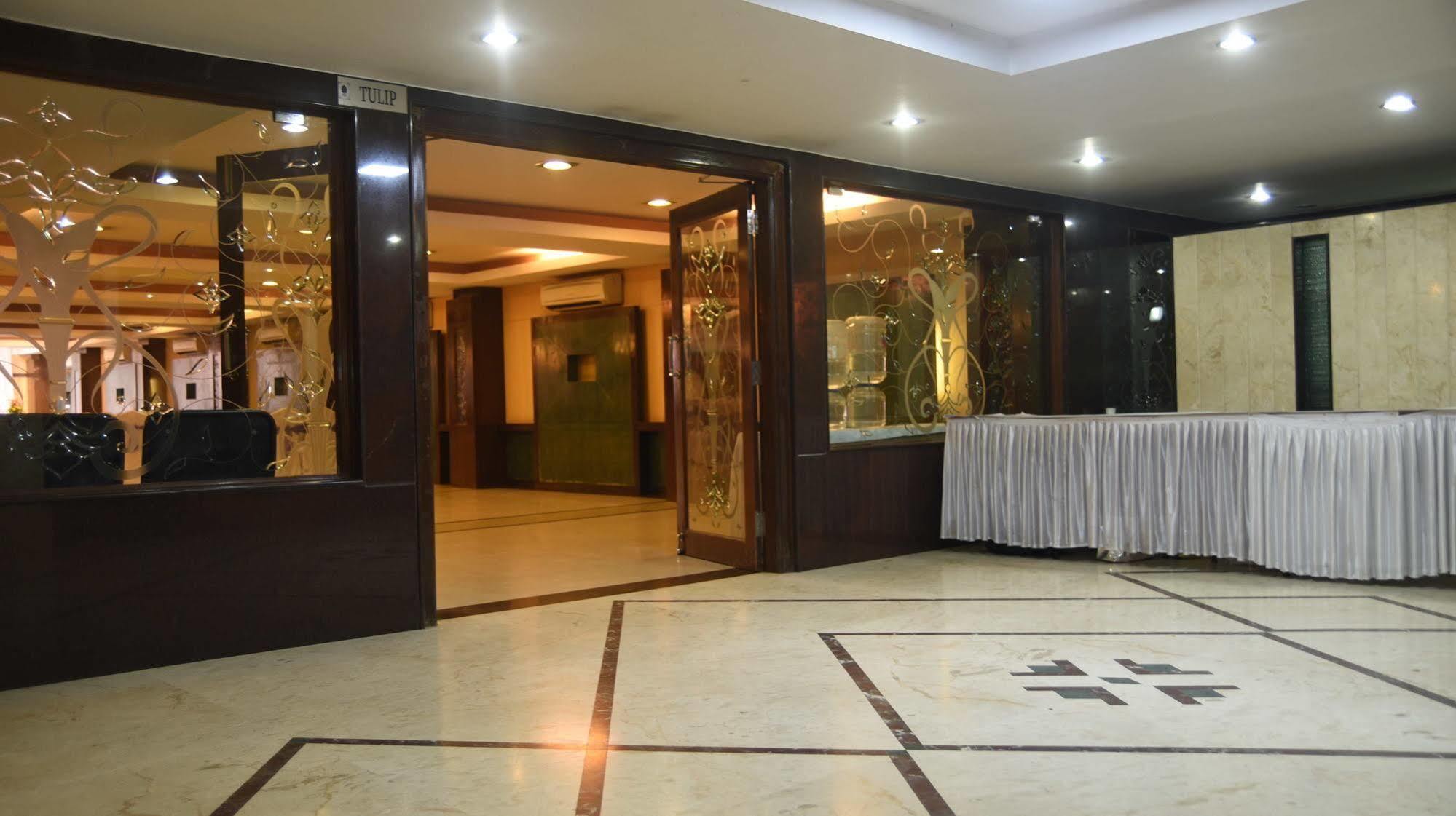 Hotel Maurya Bangalore Exterior photo